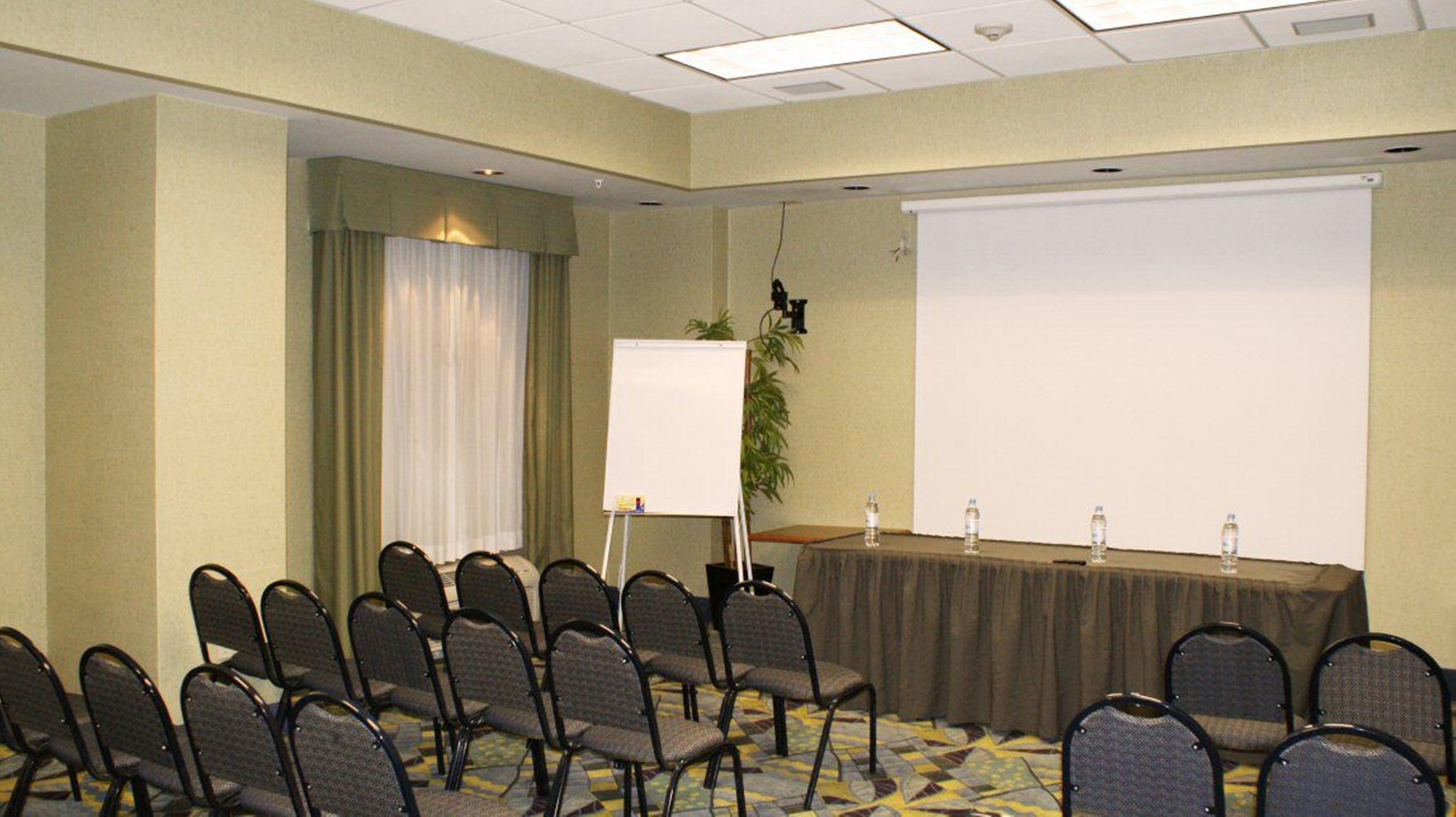 Holiday Inn Express & Suites Toluca Zona Aeropuerto By Ihg Negócio foto